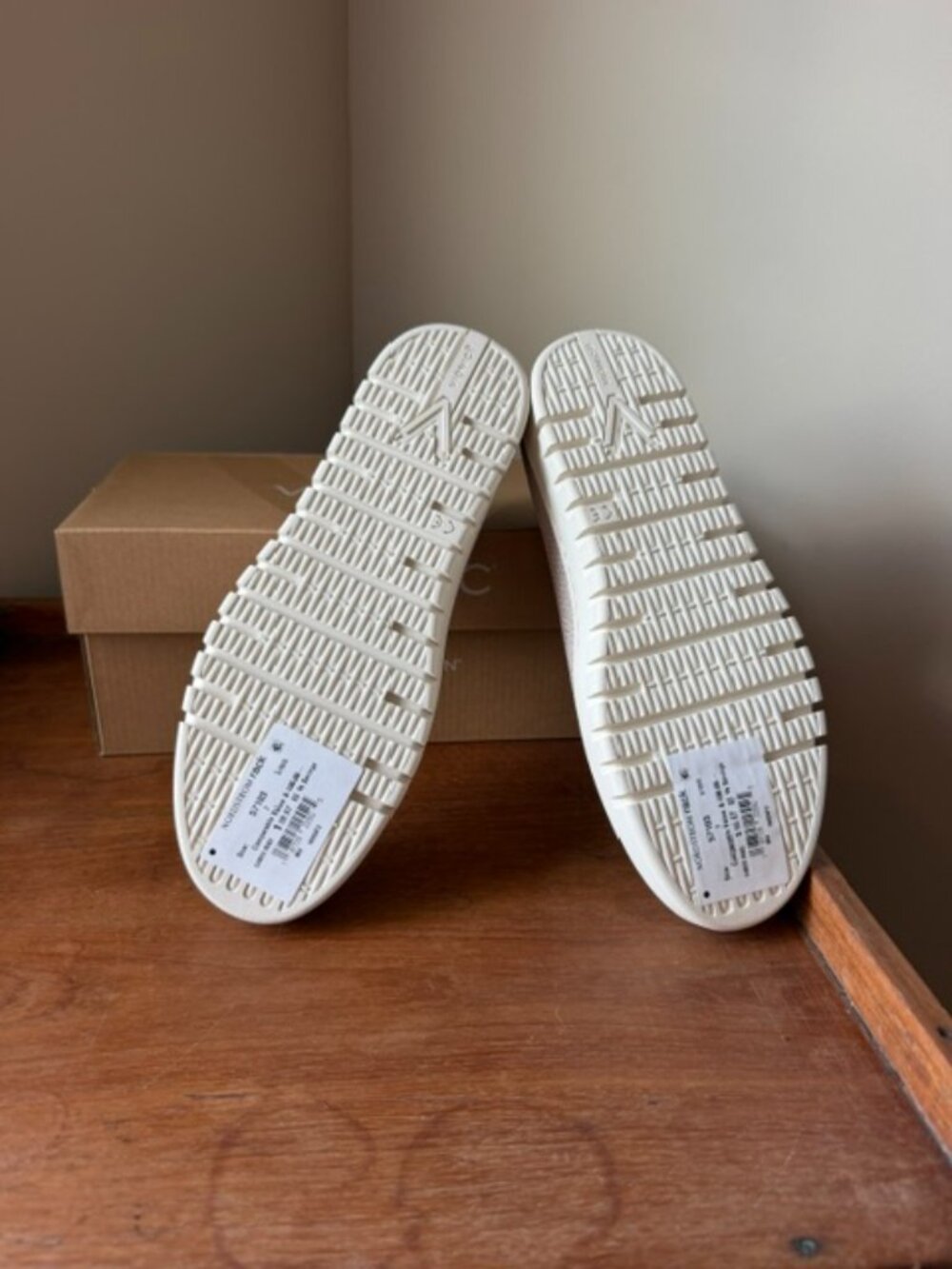 Vionic Skimmer Flat - Picture 7 of 12